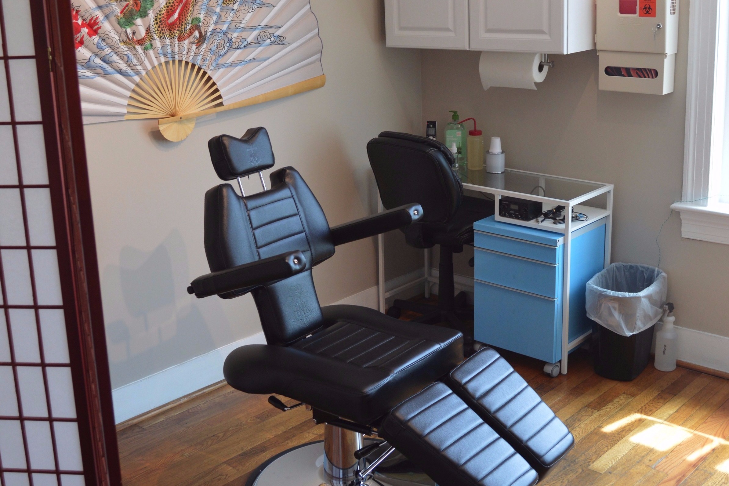 Tattoo Parlor in Kensington